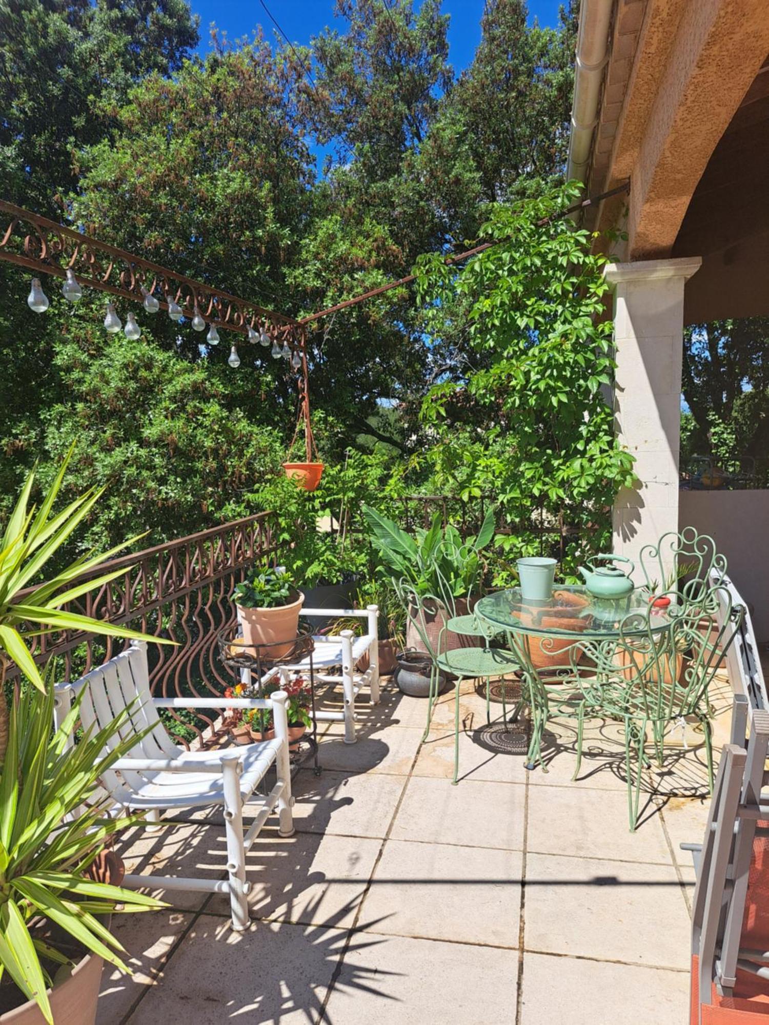 Le Calme De La Garrigue Bed & Breakfast Russan Exterior photo
